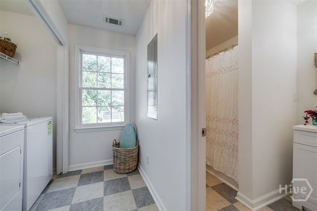 524 Nicoll Street, Savannah, GA 31401