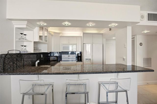 465 Ocean Dr 1024, Miami Beach, FL 33139