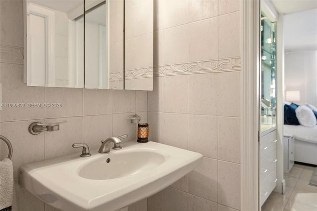 465 Ocean Dr 1024, Miami Beach, FL 33139