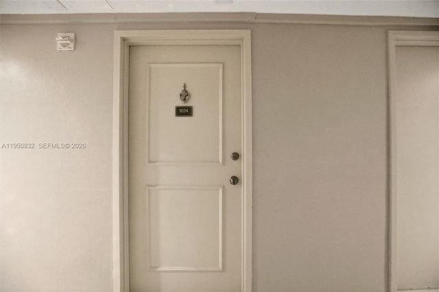 465 Ocean Dr 1024, Miami Beach, FL 33139