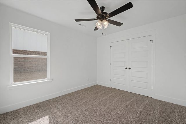 2705 Roe Deer Street, Springdale, AR 72762