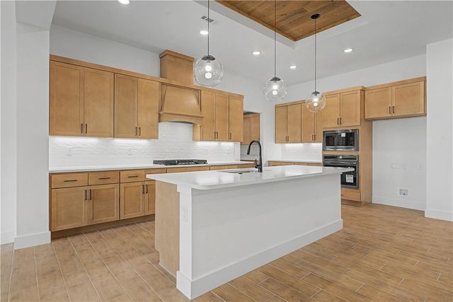 2705 Roe Deer Street, Springdale, AR 72762