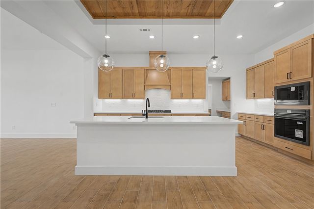 2705 Roe Deer Street, Springdale, AR 72762