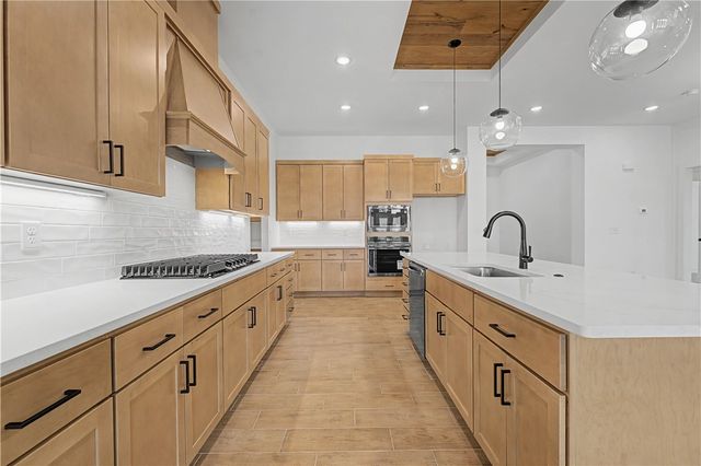 2705 Roe Deer Street, Springdale, AR 72762