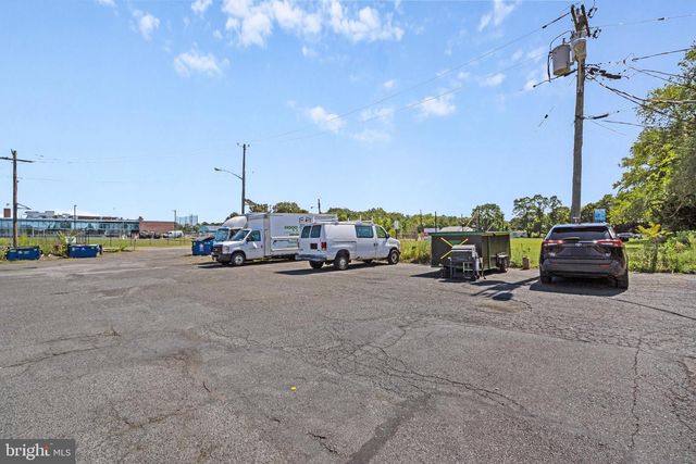 667-675 HIGH ST, Burlington, NJ 08016