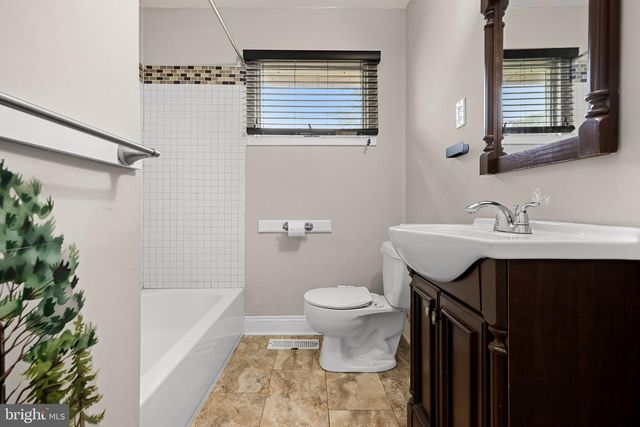 91 BAKER BLVD, Marlton, NJ 08053