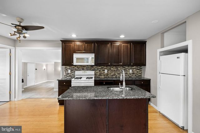 91 BAKER BLVD, Marlton, NJ 08053