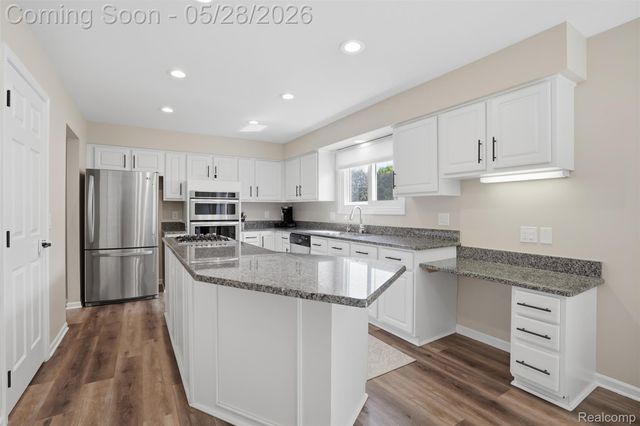 8792 Salem Farms Drive, Salem Township, MI 48178