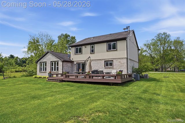 8792 Salem Farms Drive, Salem Township, MI 48178