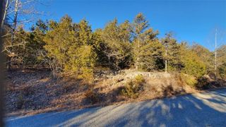 7 Arapaho Drive, Holiday Island, AR 72631