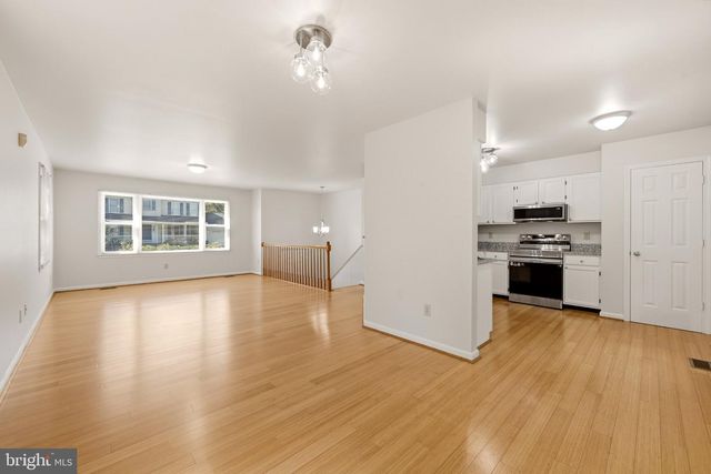 300 PEMBRIDGE DR, Winchester, VA 22602