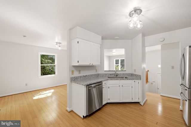 300 PEMBRIDGE DR, Winchester, VA 22602