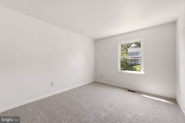 300 PEMBRIDGE DR, Winchester, VA 22602