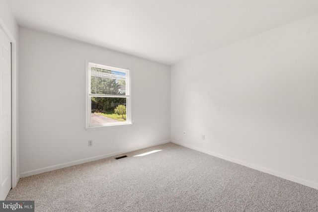 300 PEMBRIDGE DR, Winchester, VA 22602