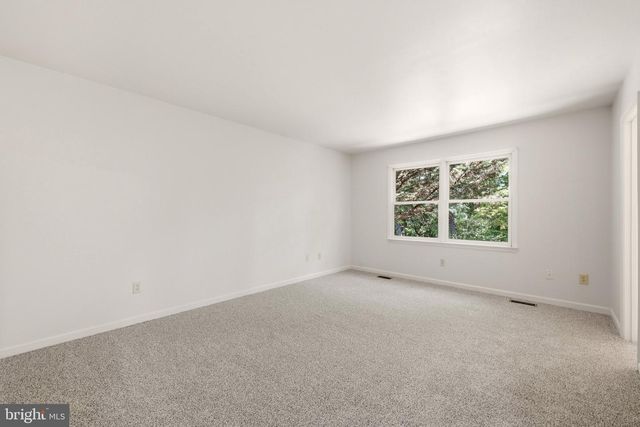300 PEMBRIDGE DR, Winchester, VA 22602