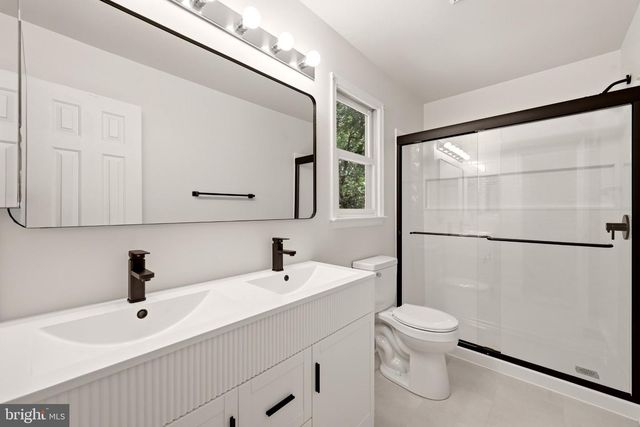 300 PEMBRIDGE DR, Winchester, VA 22602