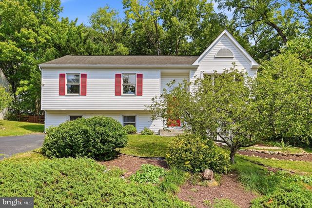 300 PEMBRIDGE DR, Winchester, VA 22602