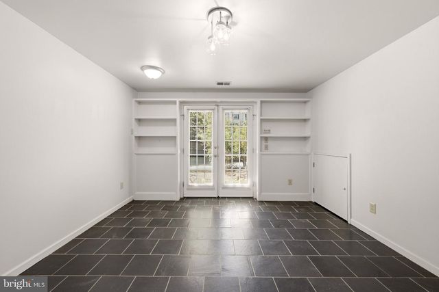300 PEMBRIDGE DR, Winchester, VA 22602