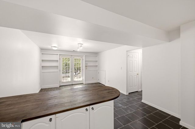 300 PEMBRIDGE DR, Winchester, VA 22602