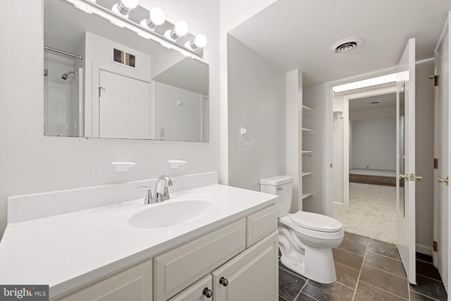 300 PEMBRIDGE DR, Winchester, VA 22602