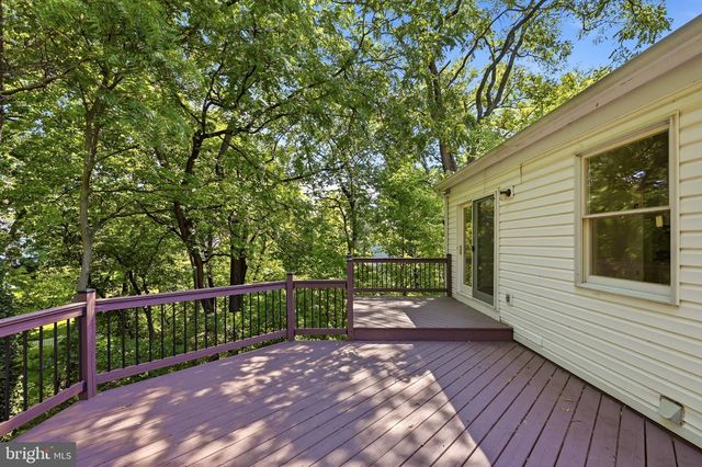 300 PEMBRIDGE DR, Winchester, VA 22602