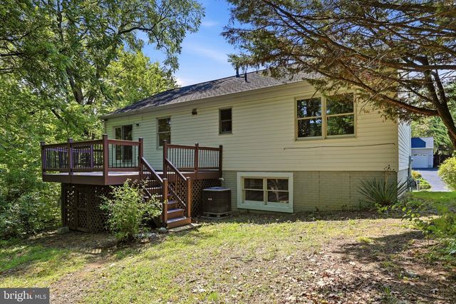 300 PEMBRIDGE DR, Winchester, VA 22602