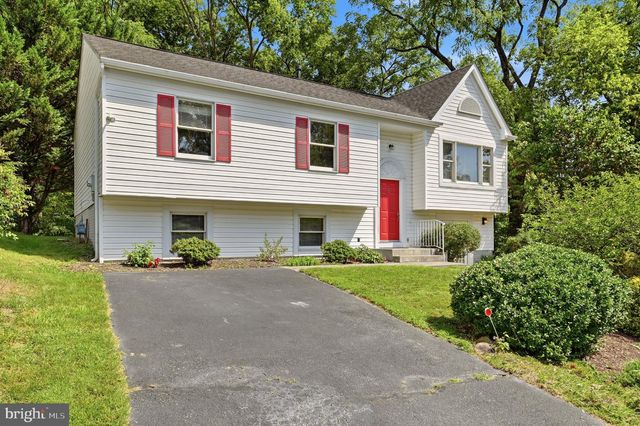 300 PEMBRIDGE DR, Winchester, VA 22602