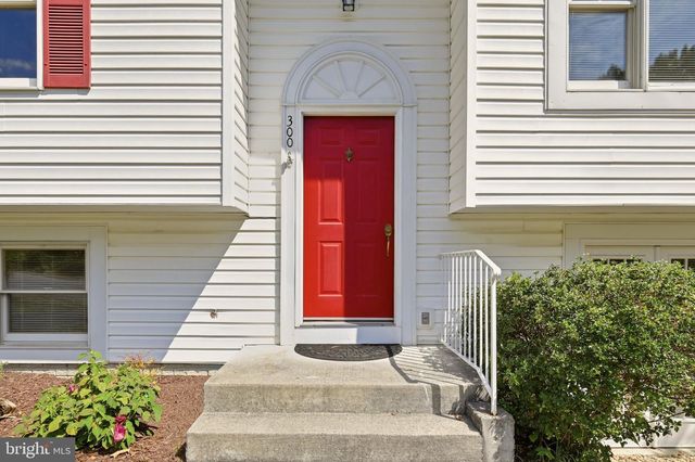 300 PEMBRIDGE DR, Winchester, VA 22602