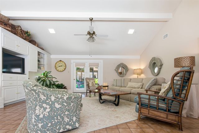 7000 Hollytree Circle, Tyler, TX 75703