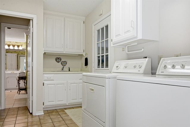 7000 Hollytree Circle, Tyler, TX 75703