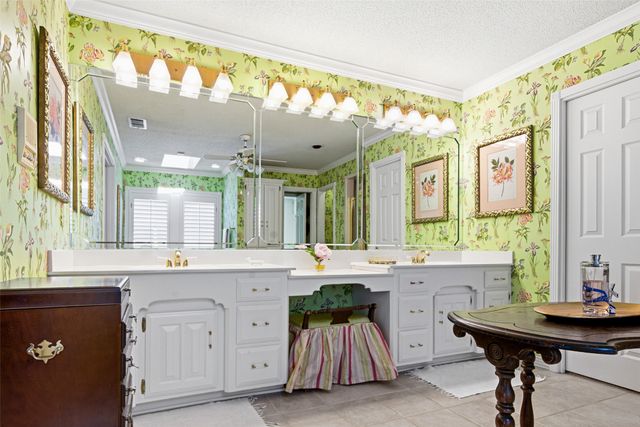 7000 Hollytree Circle, Tyler, TX 75703