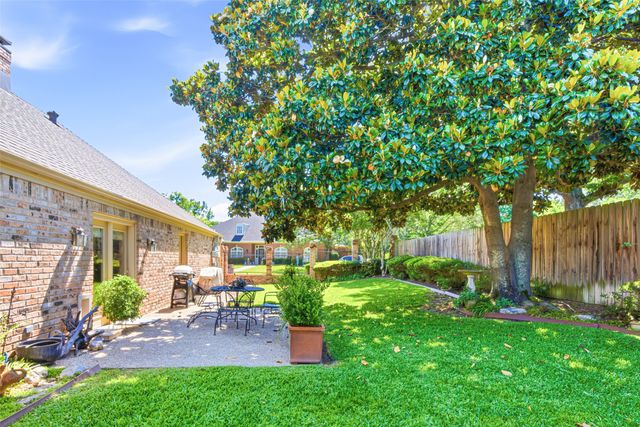 7000 Hollytree Circle, Tyler, TX 75703