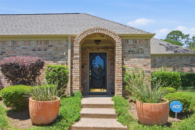 7000 Hollytree Circle, Tyler, TX 75703