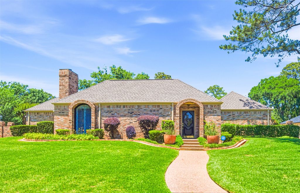 7000 Hollytree Circle, Tyler, TX 75703