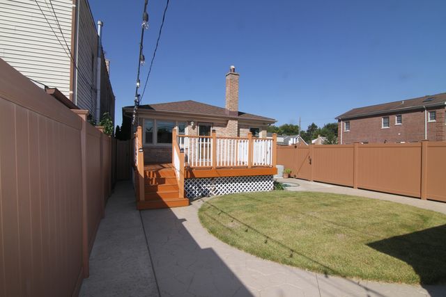 3759 N Pioneer Avenue, Chicago, IL 60634