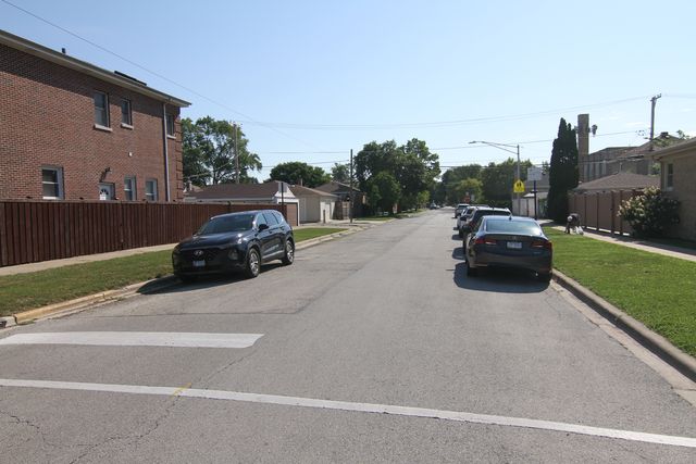 3759 N Pioneer Avenue, Chicago, IL 60634