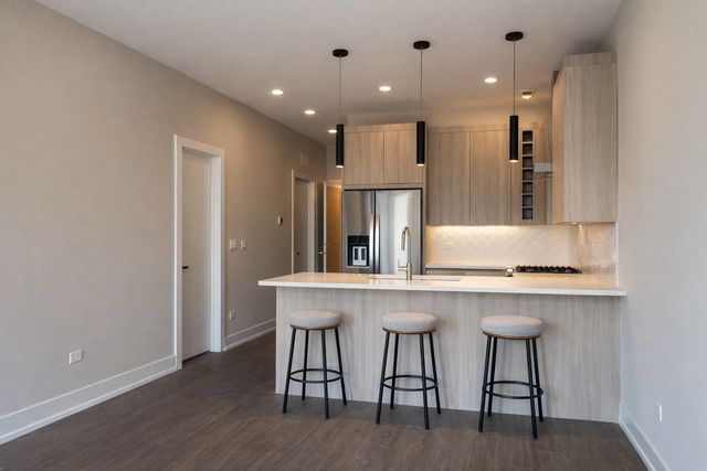 3244 N Lincoln Avenue 4S, Chicago, IL 60657