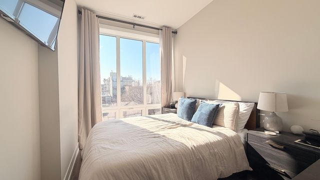 3244 N Lincoln Avenue 4S, Chicago, IL 60657