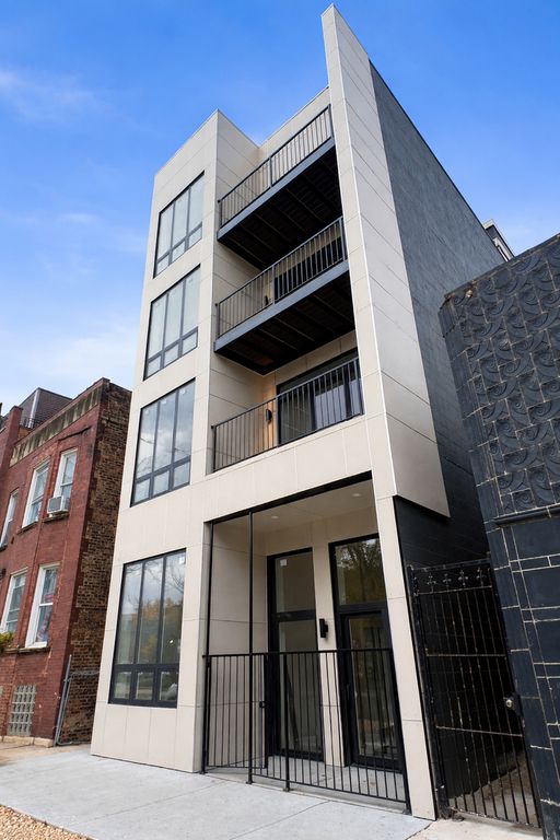 3244 N Lincoln Avenue 4S, Chicago, IL 60657