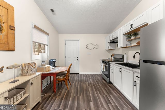 45 Lake View Court, Lavonia, GA 30553