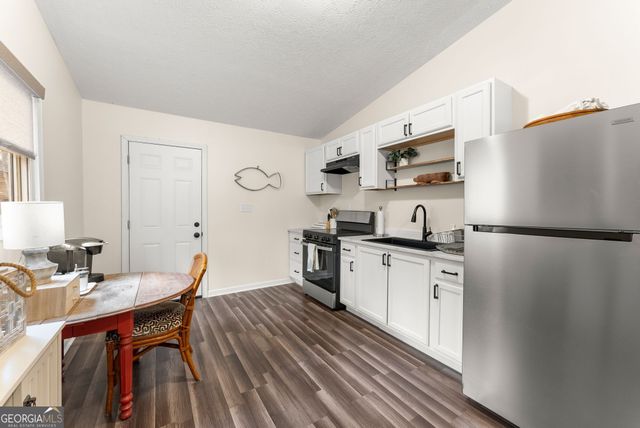 45 Lake View Court, Lavonia, GA 30553