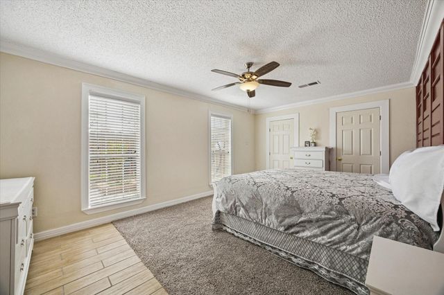 305 W Thomas Avenue, Pasadena, TX 77506