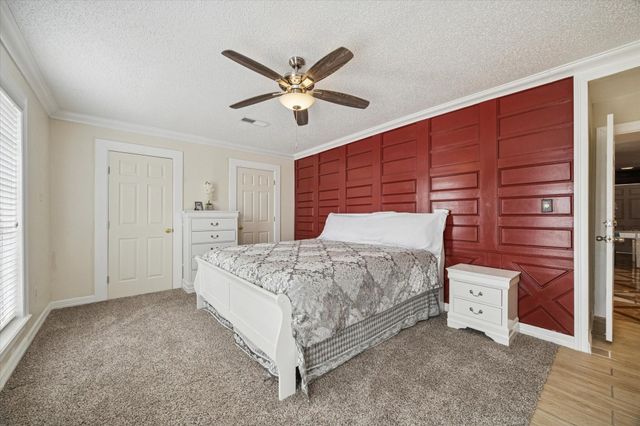 305 W Thomas Avenue, Pasadena, TX 77506