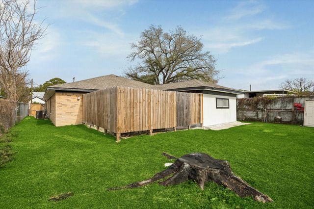 305 W Thomas Avenue, Pasadena, TX 77506