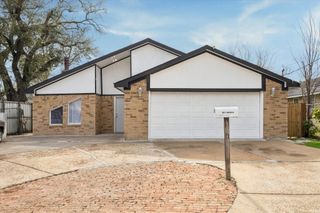 305 W Thomas Avenue, Pasadena, TX 77506