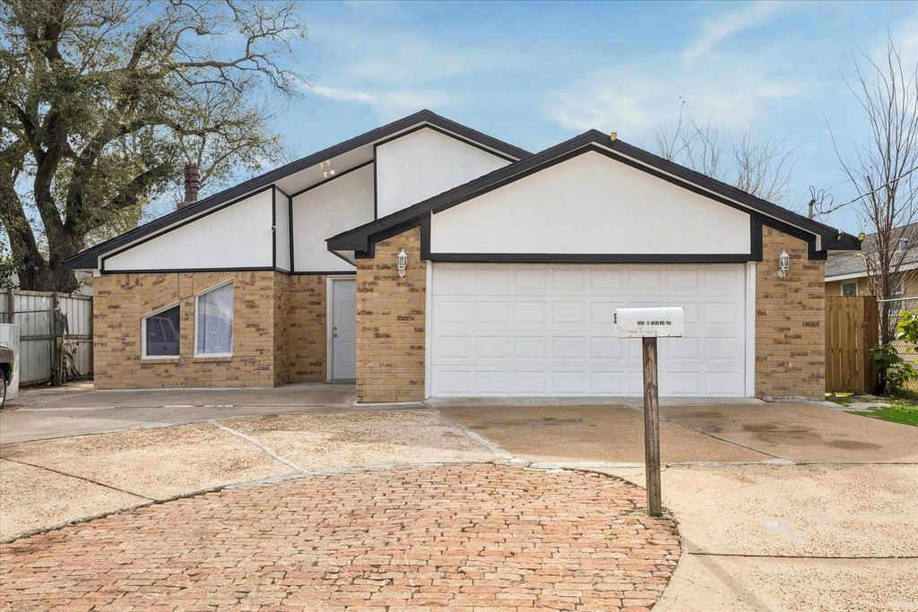 305 W Thomas Avenue, Pasadena, TX 77506