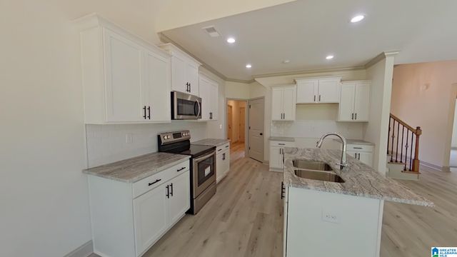 100 WYNLAKE WAY, Alabaster, AL 35007