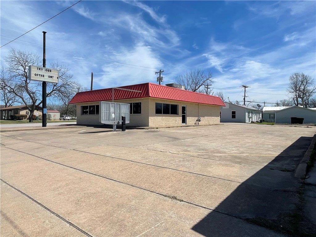 616 E Texas Avenue, Mart, TX 76664