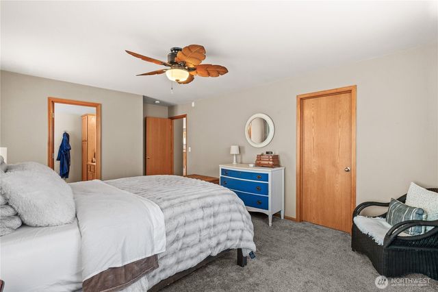961 NW Longview Drive, Oak Harbor, WA 98277