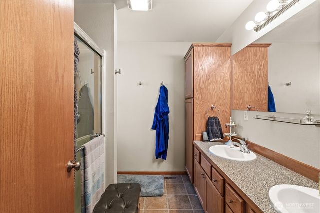 961 NW Longview Drive, Oak Harbor, WA 98277